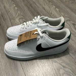 Men’s Nike sneakers